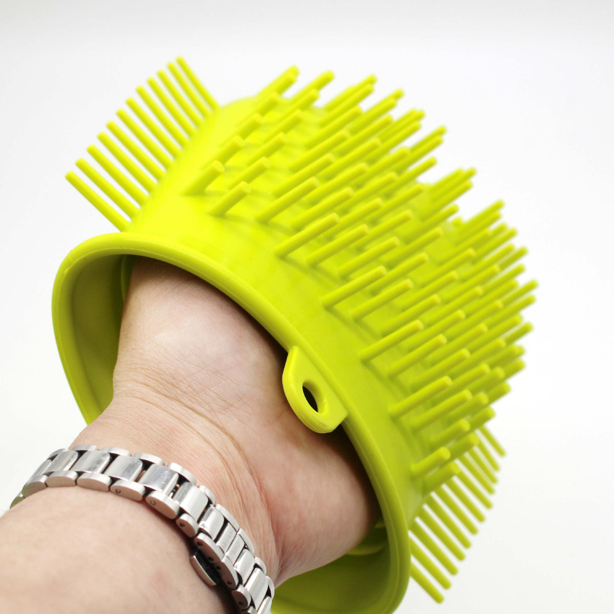 Portable Pet Paw Cleaner for Cleaner Adventures