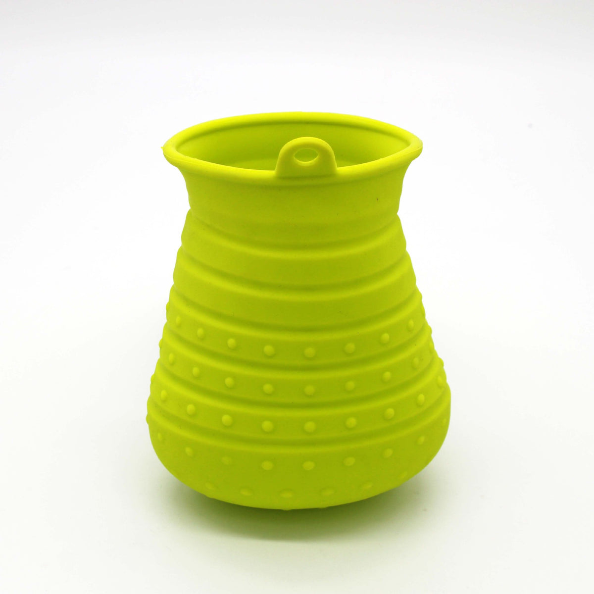 Portable Pet Paw Cleaner for Cleaner Adventures