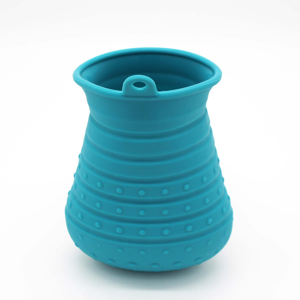 Portable Pet Paw Cleaner for Cleaner Adventures